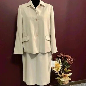 NWT Villager 2 Piece Vanilla Blazer & Skirt